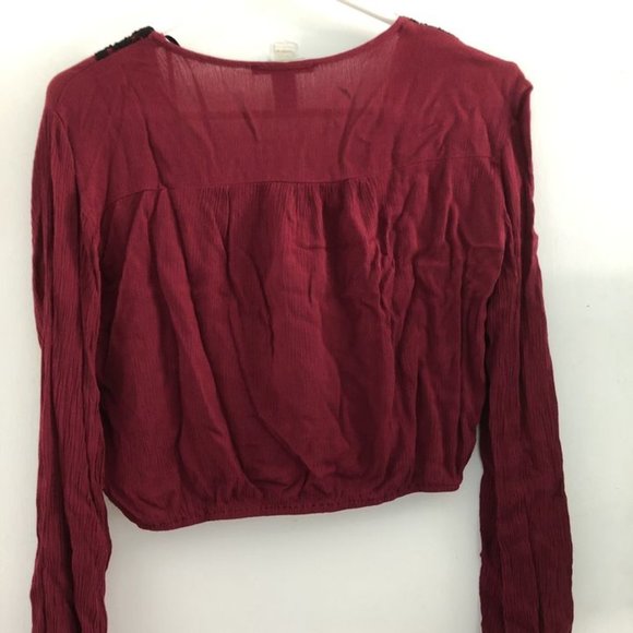 Forever 21 Cropped Long Sleeve - Picture 3 of 3